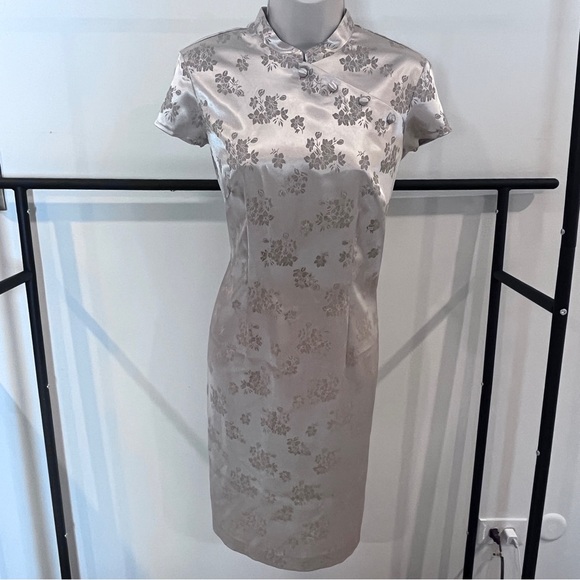 Vintage Traditional Formal Fitted Evening Wear Gold Cheongsam - Picture 2 of 12